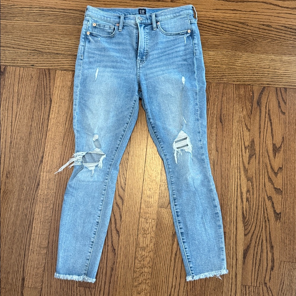 GAP Denim Light Blue Jeans - distressed, skinny - size 29